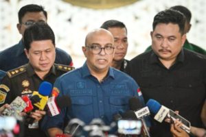 Kejagung menetapkan Asep Yusuf Somantri sebagai tersangka baru kasus korupsi MBG. Orang kepercayaan Sony Sonjaya itu diduga mengatur titik SPPG, memuluskan mitra tertentu, dan terlibat aliran dana ilegal. (UMBARAN.COM)
